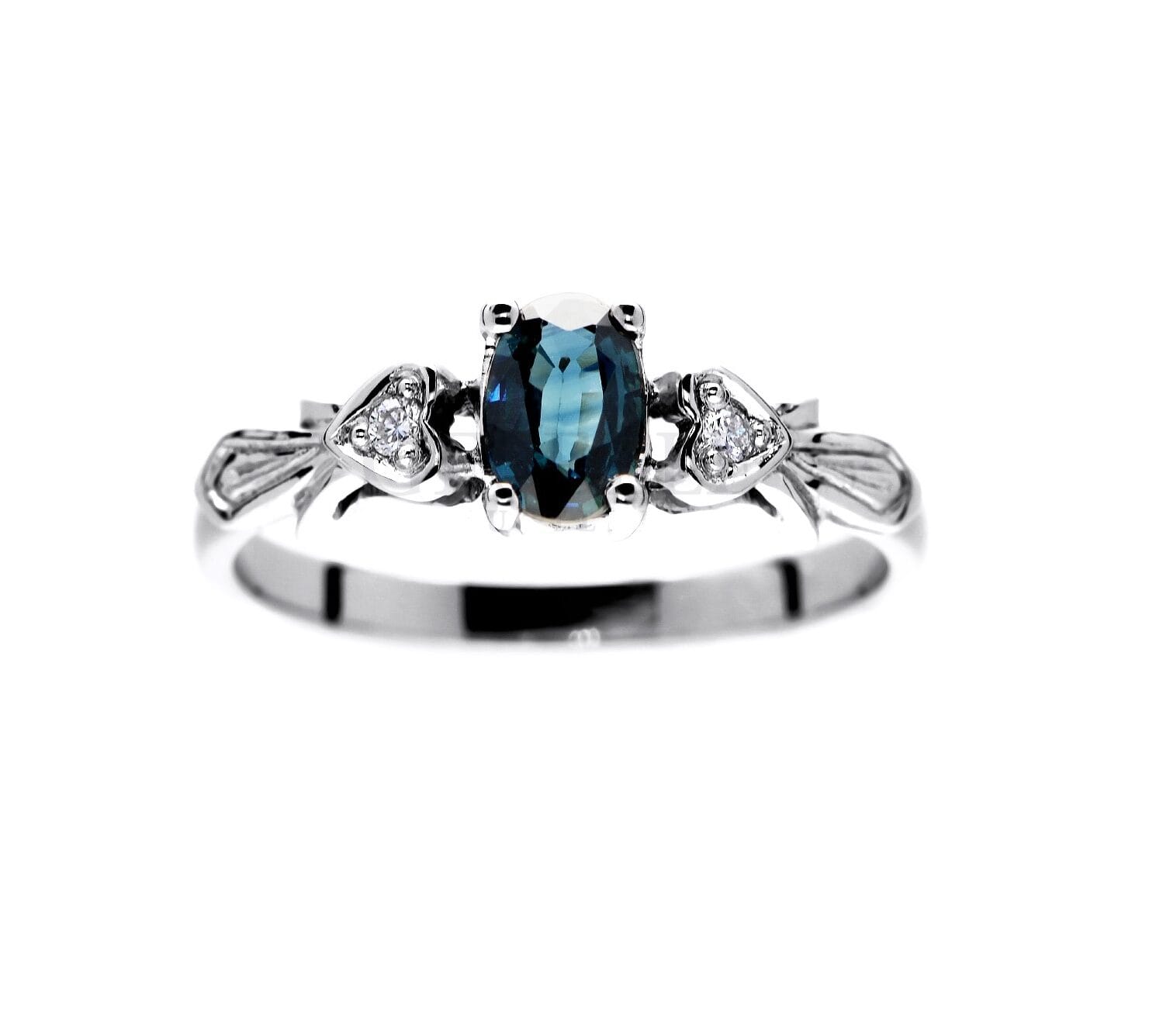 Pierścionek zaręczynowy Serenity z białego złota w stylu retro z owalnym szafirem GESELLE