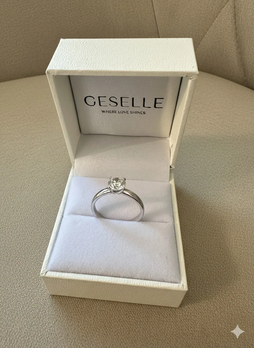 Pierścionek zaręczynowy z diamentem Elle z białego złota 1.00 ct