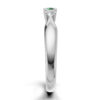 Pierścionek zaręczynowy w białym złocie Elena II z szmaragdem i diamentami (4)