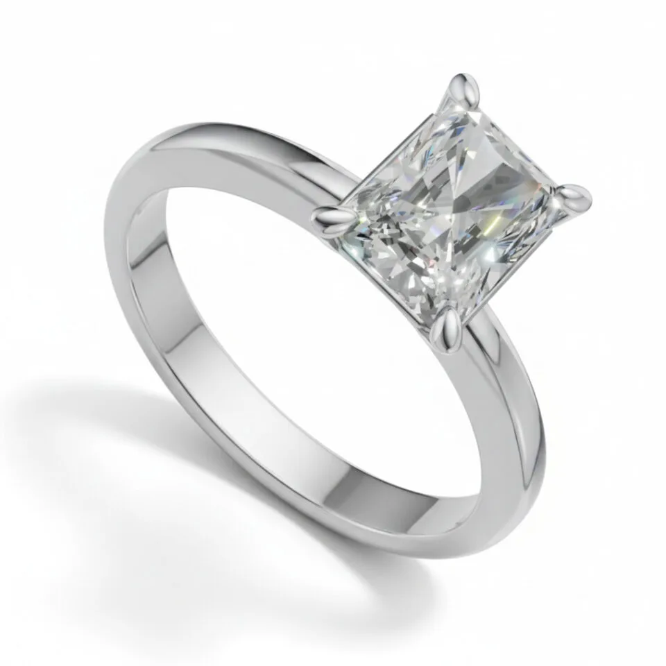 Pierścionek zaręczynowy w białym złocie z diamentem laboratoryjnym w szlifie szmaragdowym o masie 1.00 ct